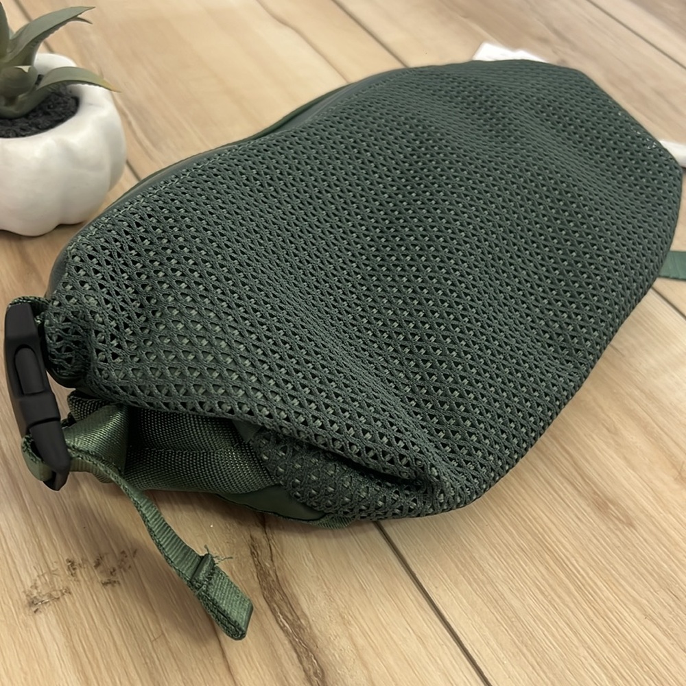 Lululemon All Hours Belt Bag Crossbody Fanny Backpack 4.5L Algae Green NWT - Picture 7 of 11